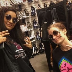 Meet your Posher, Christina